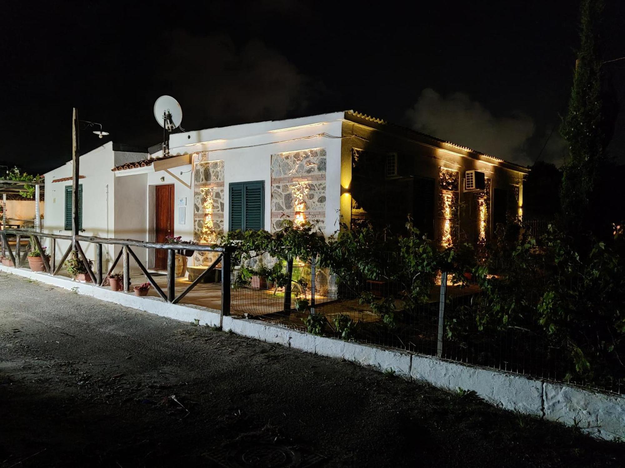 Casa Spezzara Villa Santa Domenica  Eksteriør billede